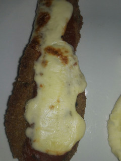 Una foto de Milanesa de berenjena 🍆♡