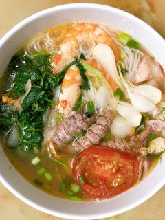 Hình của món Bún hải sản Huyền cá^^.