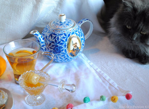 A picture of Black tea with orange peel and cinnamon.