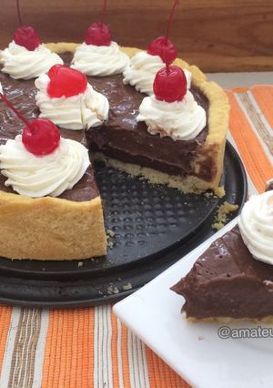 Foto resep Chocolate Custard Pie with Cream on Top