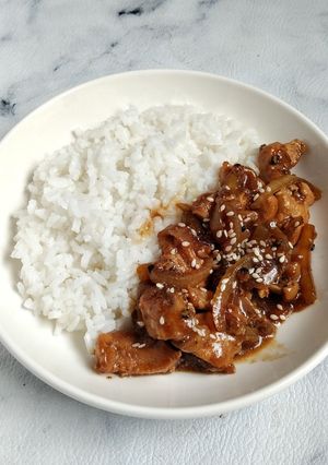 Foto resep Ayam Lada Hitam (Rice Bowl)