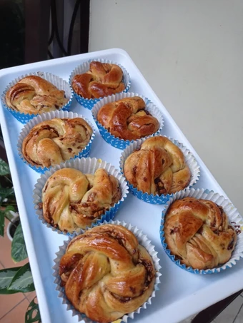 Langkah Gampang Membuat Resep Peanut Chocolate Bread (Roti isi Coklat Kacang) - ala rumahan yang Lezat Anti Ribet, Lezat Sekali