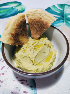 Una foto de Hummus de aguacate 👌🏽