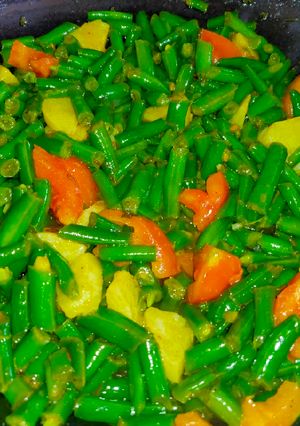 A picture of Potato and French Beans.