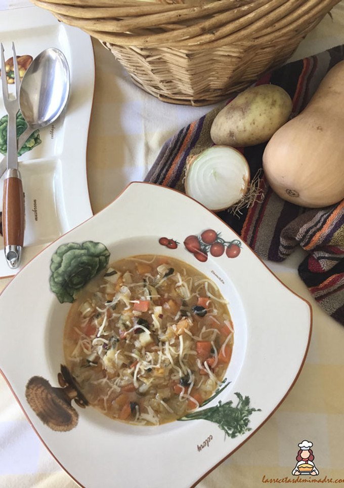 Una foto de Sopa de verduras con arroz