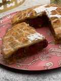 Galette à la crème d’amandes/pistache et griottes