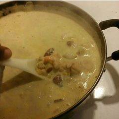 A picture of Shrimp and Corn Chowder.