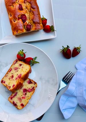 A picture of Strawberry loaf cake.