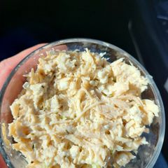 A picture of Protien packed chicken salad.
