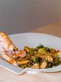 Paccheri con Scampi, Salmone, Pomodori e Broccoli