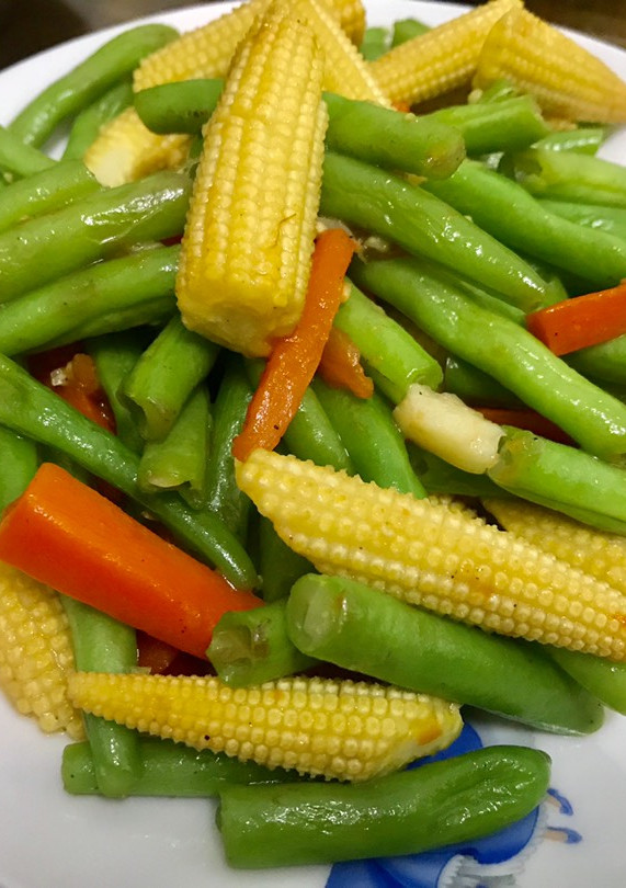 輕鬆做簡單吃-蒜香炒三蔬 的食譜成品照片