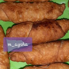 A picture of Fish rolls.