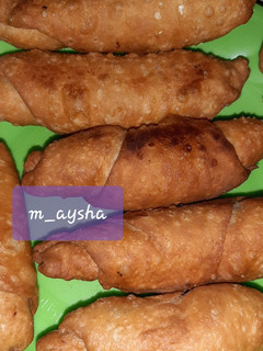 A picture of Fish rolls.