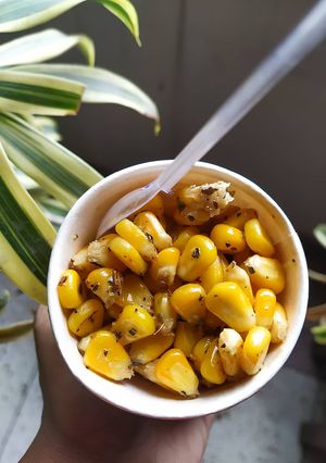 A picture of Boiled masala corn.