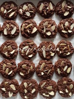Foto resep Almond Chocolate Chips Cookies (dapur KeishaKoe)