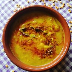 A picture of Chana dal kadhi.