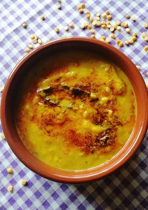 A picture of Chana dal kadhi.