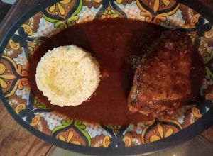 Una foto de Mole súper fácil (Para sorprender a la suegra)