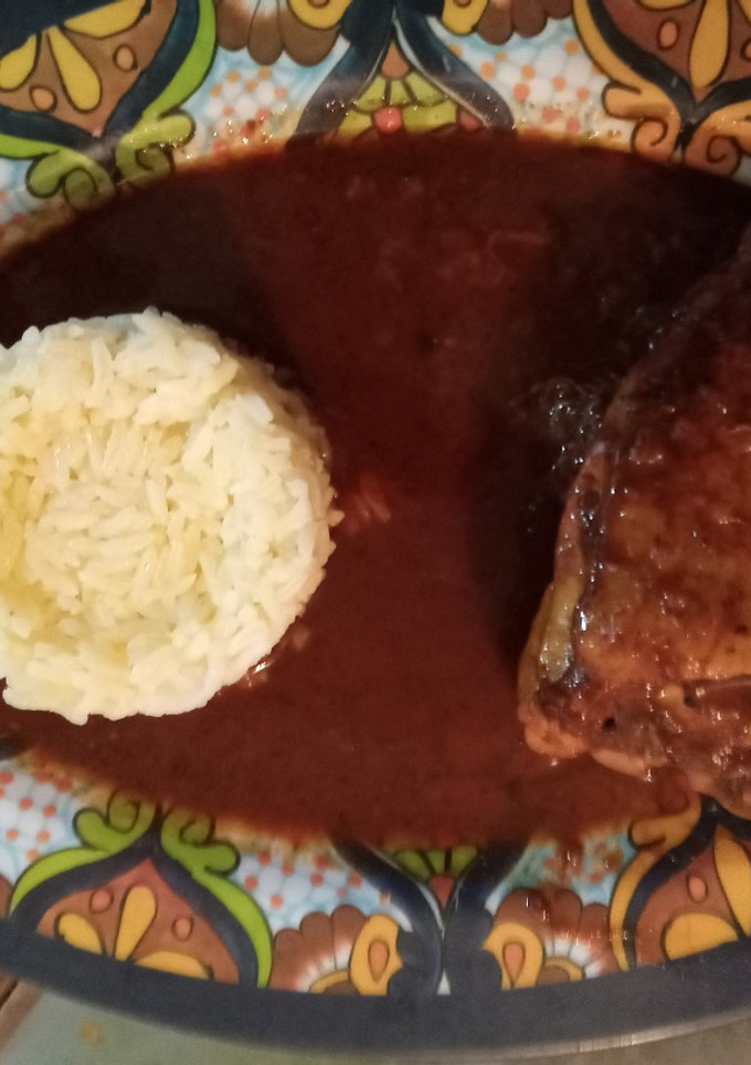Una foto de Mole súper fácil (Para sorprender a la suegra)
