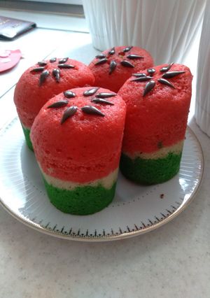 عکسی از دستور کاپ کیک هندوانه ای بدون فر