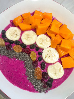 Foto resep Dragon Fruit Banana Smoothie Bowl