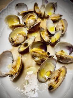 Una foto de Almejas al Pedro Ximénez