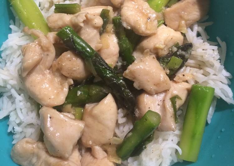 الدجاج و الاسبرجوس الصيني (Asparagus and Chicken Stir-fry) ٢٨٥ كالوري