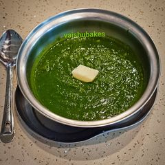 A picture of Aloo Palak.
