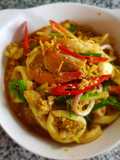 กุ้งหมึกผัดผงกะหรี่