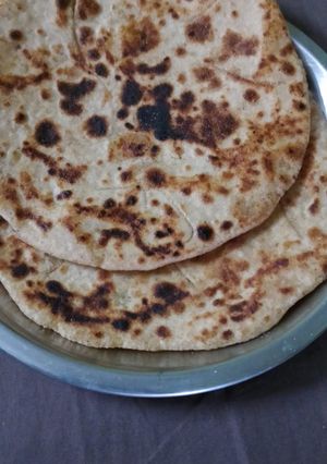 A picture of Aloo ka paratha.