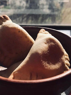 Una foto de Empanadas dulces de pera, amor y manzanas 👩🏻🌾