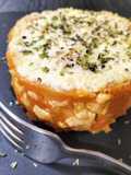 Pastel gratinado de patata y pollo trufado al pimentón