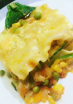 Una foto de Lasaña de verduras 🥒 y atún 🐟