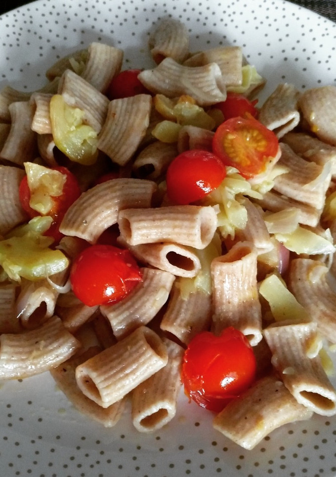 Una foto de Maccheroni de espelta con verduras