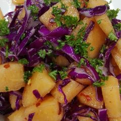 A picture of Musk melon cabbage chilli dressing.