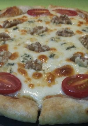 Foto principal de Hojaldre con provolone, roquefort y nueces