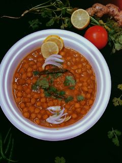 अमृतसरी छोले(amrutsari chole recipe in hindi) रेसिपी मुख्य फोटो