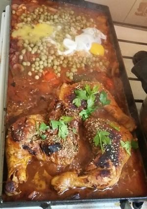 Una foto de Pollo a la portuguesa en la plancheta