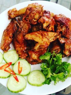 Hình của món Gà roti nước dừa.