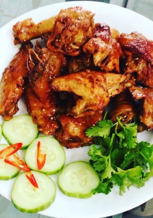 Hình của món Gà roti nước dừa.