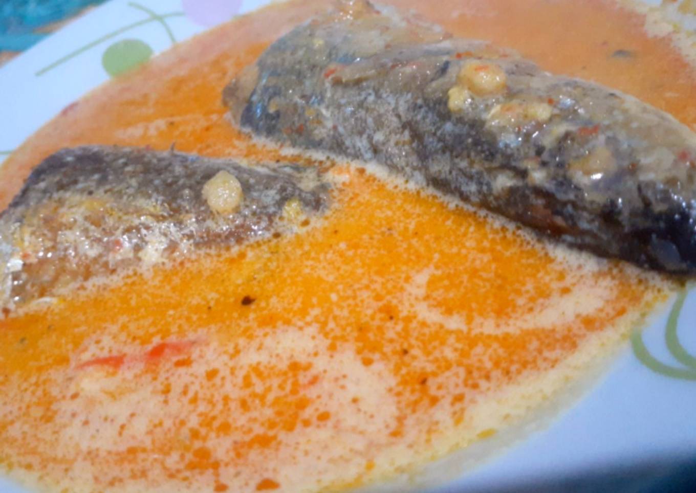 Ikan layang kuah kuning pedas