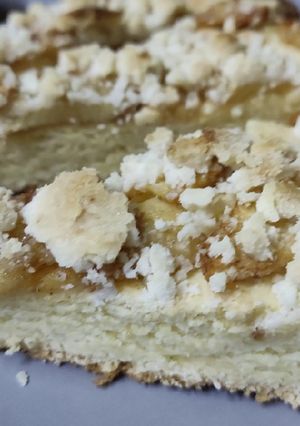 Una foto de Kuchen de manzana con migas
