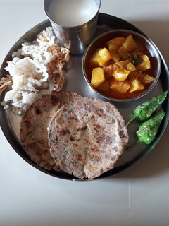 રાજગરા ના લોટ ના થેપલા (Rajgara Thepla Recipe in Gujarati) રેસીપી મુખ્ય ફોટો