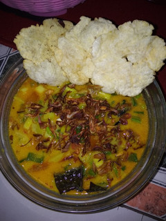 Foto resep Soto ayam kuah santan ala" soto betawi