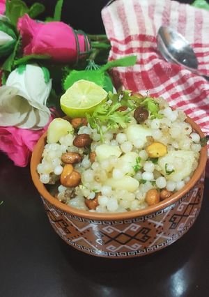 साबूदाने की खिचड़ी (sabudane ki khichdi recipe in Hindi) रेसिपी मुख्य फोटो