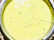 Una foto de dips con yogurt y ajo