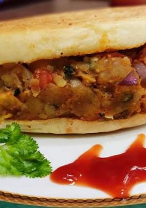 A picture of Stuffed Kulche.