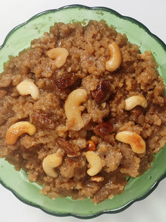 கோவில் சர்க்கரை பொங்கல் (Kovil sweet pongal recipe in tamil) செய்முறை முக்கிய புகைப்படம்
