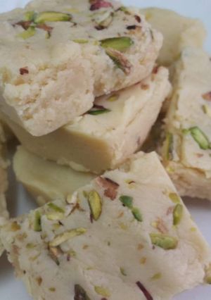 A picture of Creamy Burfi.
