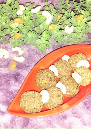 आटा सूजी के लड्डू (Aata suji ke laddu recipe in Hindi) रेसिपी मुख्य फोटो